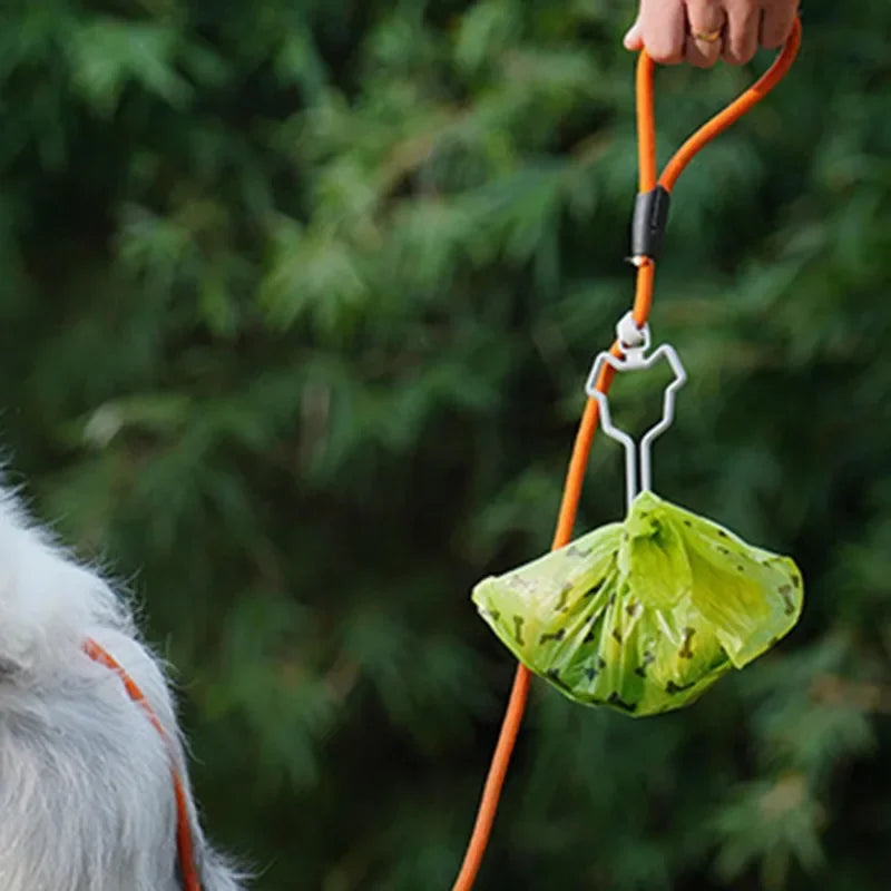 Dog Poop Bag Holder Pet Waste Carrier Clip Hands-Free Dog Leash Dispenser Outdoor Walking Puppy Poop Bags Clip Easy To Carry Pi-Mart