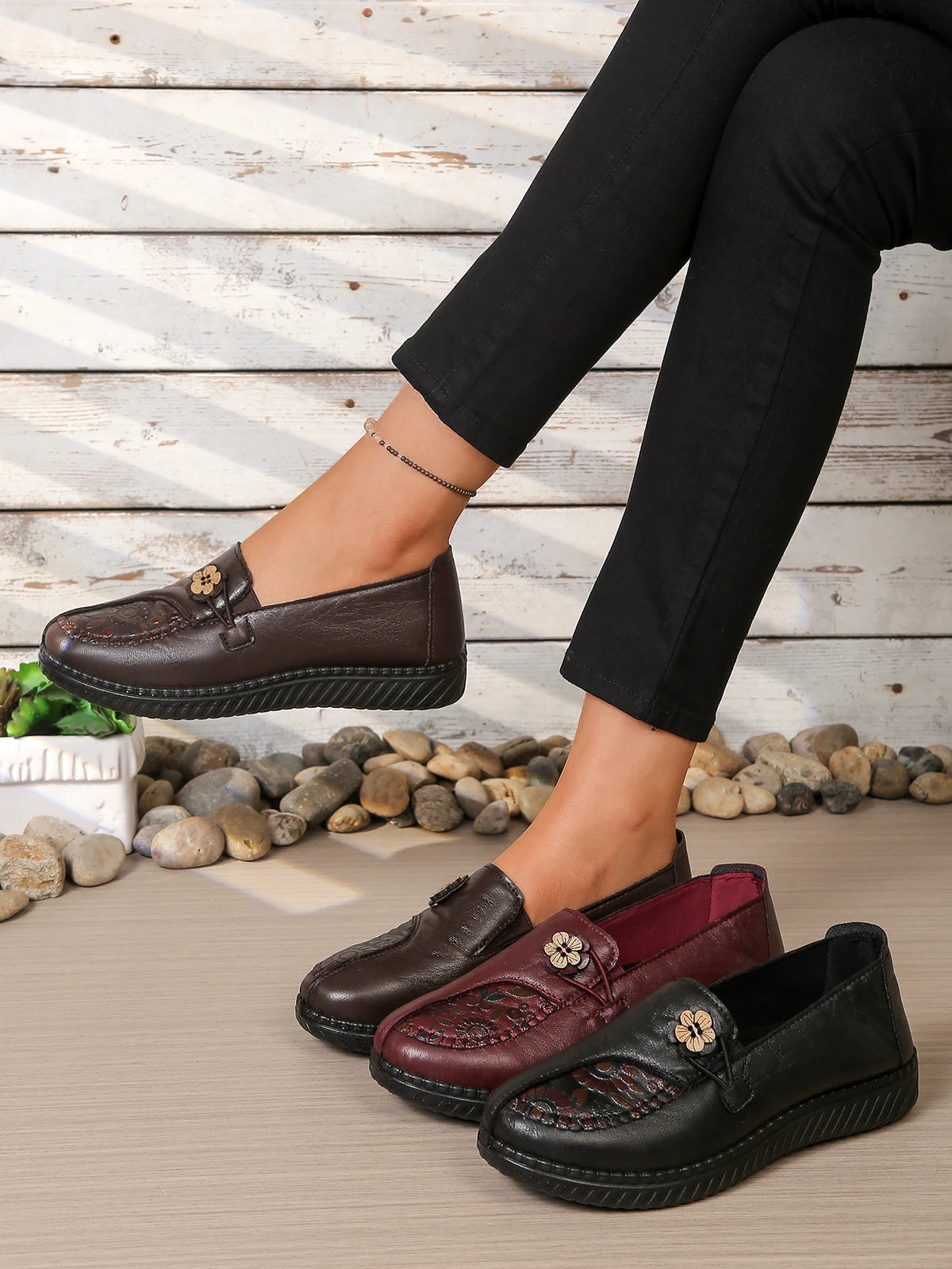 Comfortable Mom Shoes with Flower Ornament, Breathable Soft Sole Loafers, Casual Daily Shoes for Seniors Pi-Mart