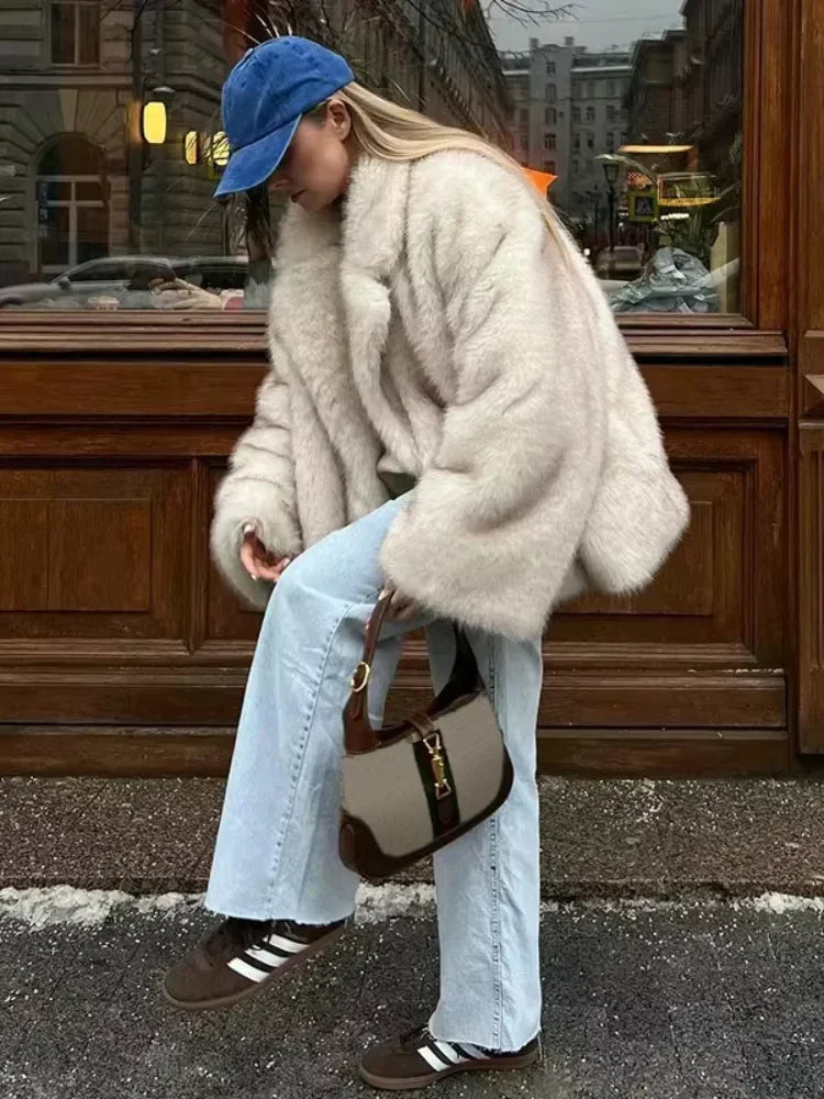 2024 Winter Hot Fashion Girls Oversized Gradient Fur Coat Women Thick Warm Outerwear Fluffy Faux Fox Fur Jacket LadyShow.Store