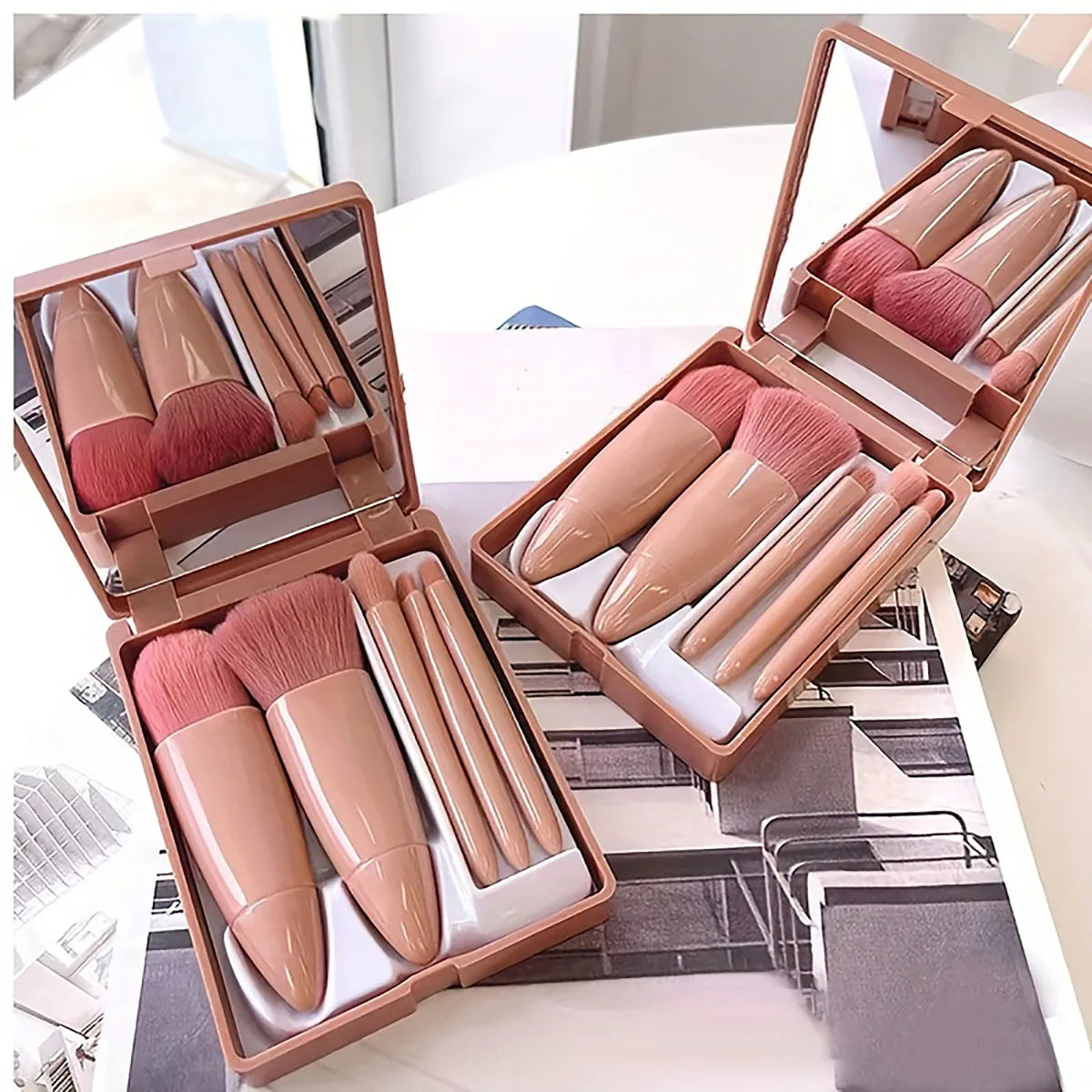 5Pcs Portable Makeup Brush Set With Mirror -  Foldable Travel Kit ，Mini Makeup Brush Set Travel Makeup Brush Set LadyShow.Store