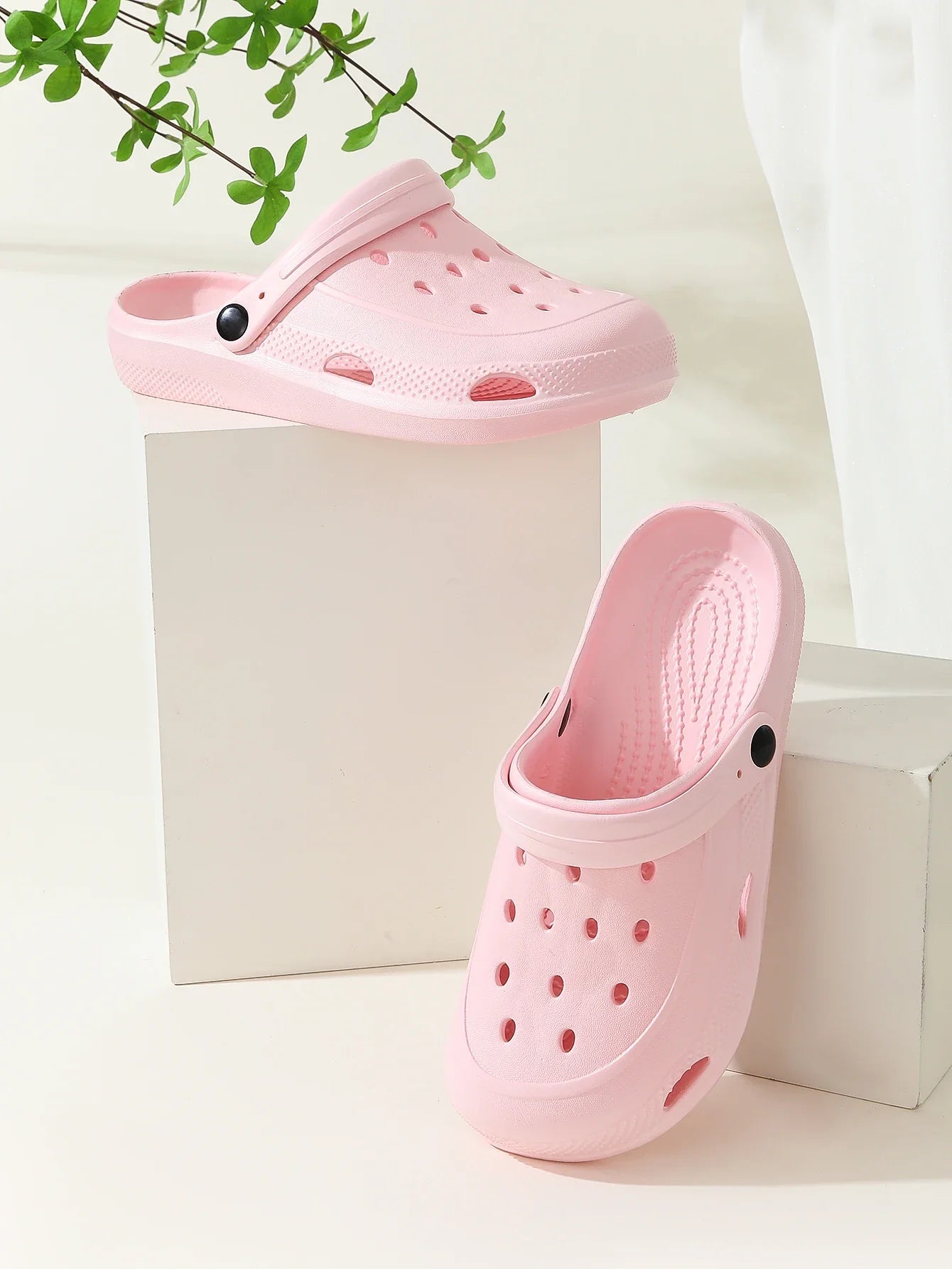 Women's Croc Shoes, Girls' Outerwear, Couples' Baotou Slippers,, Women's Home Shoes, Women's Sandals, Men's Croc Shoes LadyShow.Store