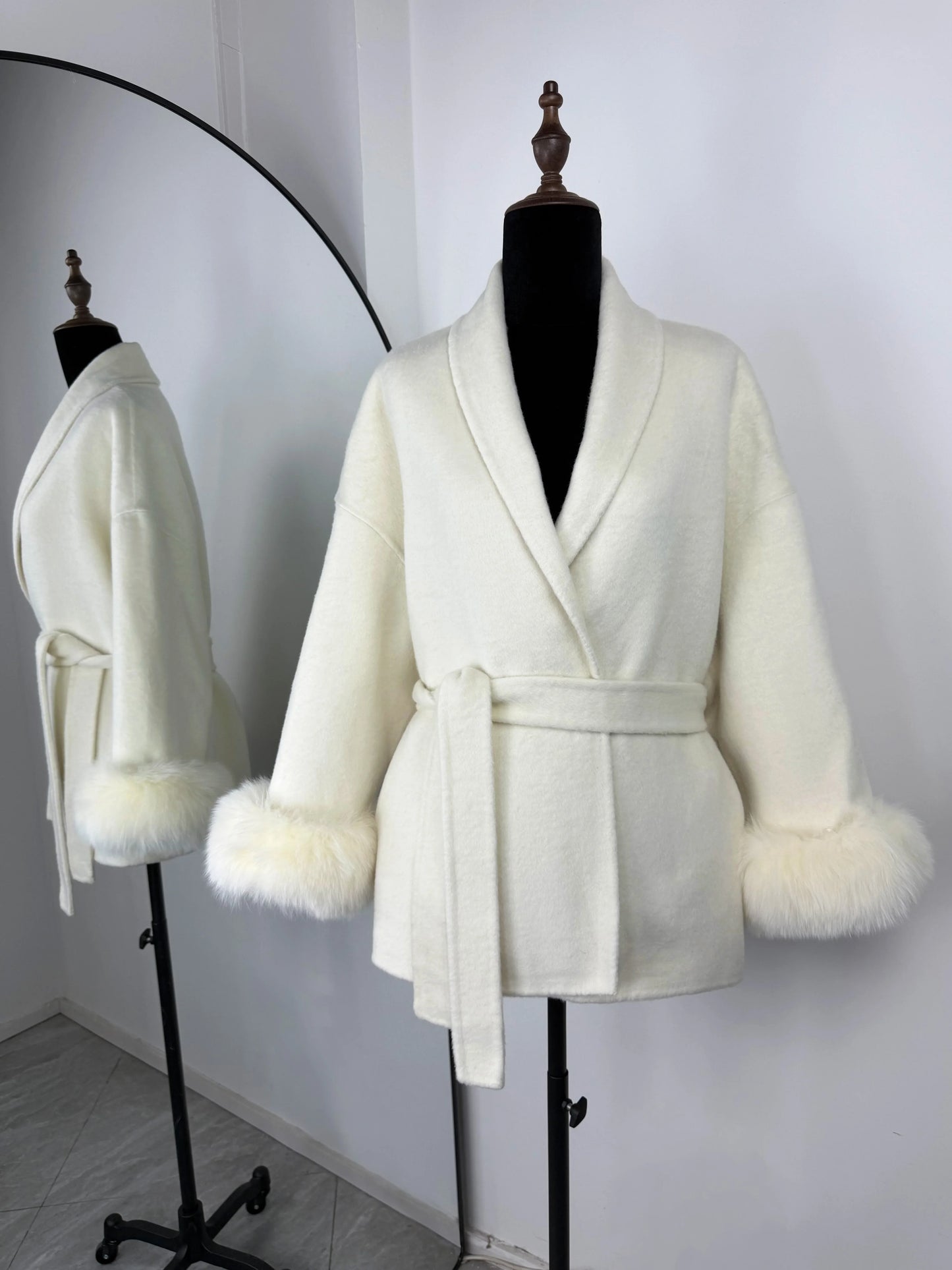 TARUXY Fox Fur Woolen Coats Women's Short Coat Office Lady Removable Elegant Double-sided Wool Overcoat 2025 New Cardigan Jacket LadyShow.Store