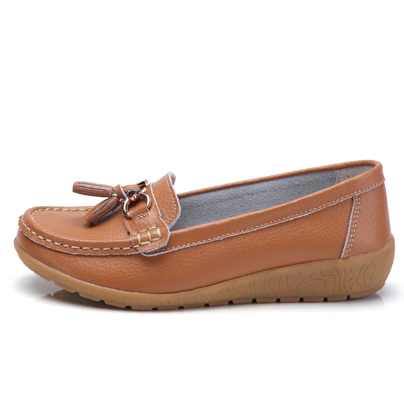 Women's Leather Slip-On Loafers White Casual Comfort Moccasins with Metal Tassel Gum Sole Large Sizes 41 42 43 for Dropshipping Pi-Mart