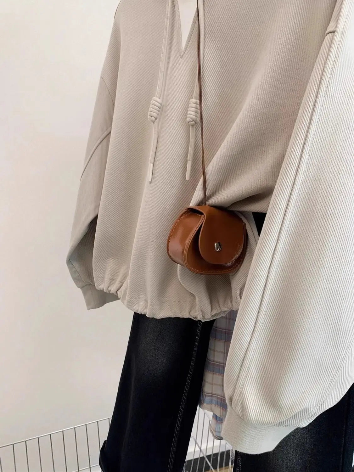 Large size fake two-piece hatless short sweatshirt for women in early autumn 2025 new loose and chic slim long-sleeved top LadyShow.Store