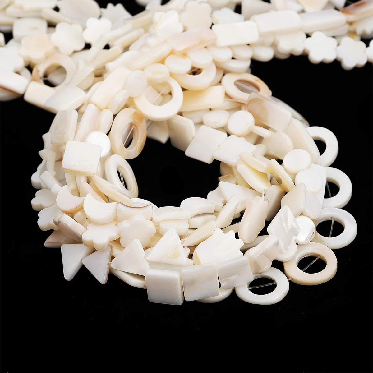 Natural Shell Beads Mother of Pearl Love Star Oval Round Flat Loose Spacer Beads for Jewelry Making DIY Charm Bracelet Necklace Pi-Mart