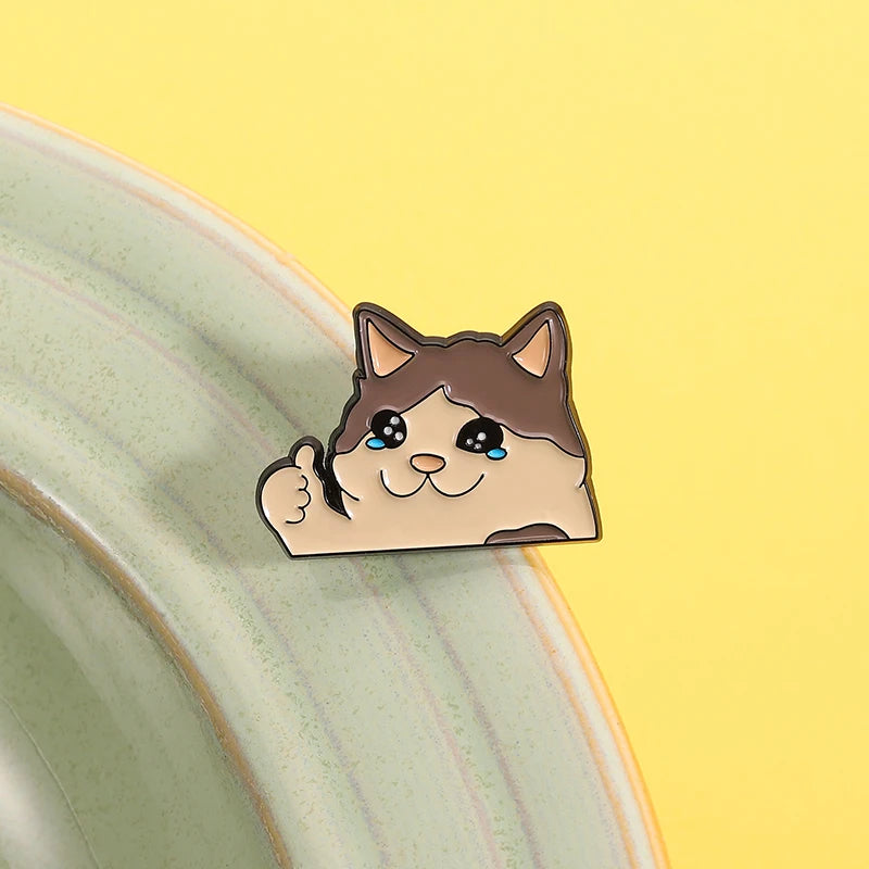Thumb Up Crying Cat Enamel Pin Kawaii Humorous Animal Brooch Lapel Backpack Badge Funny Jewelry Gifts For Cat Lovers Friends Pi-Mart