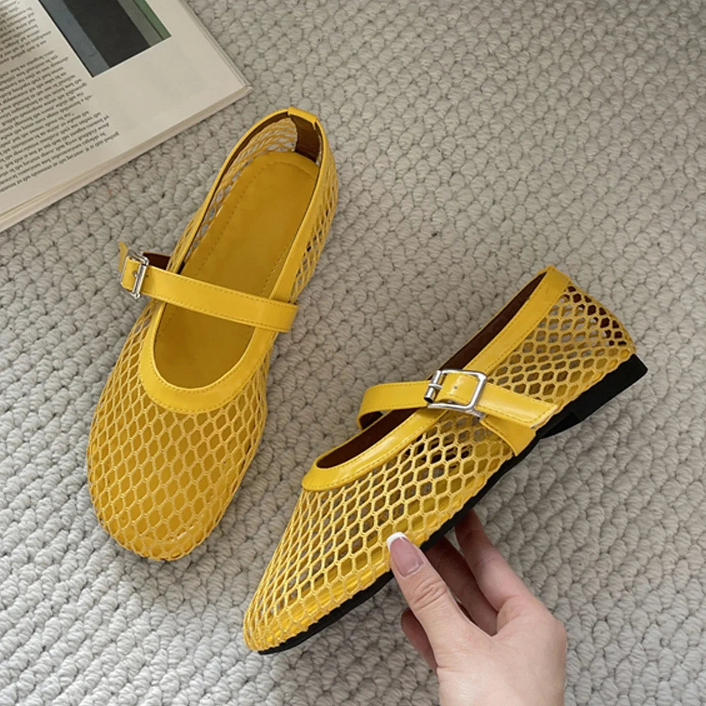 Aneikeh Round Toe Flat Shoes Women Non Slip Flat Sandals Sizes 35-43 Breathable Mesh Beach Outdoor Shallow Comfortable Shoes LadyShow.Store