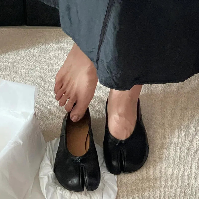Split Toe Women Ballet Flats Fashion Tabi Shoes Casual Slip-on Loafers Ladies Pleated Leather Espadrilles Zapatillas Mujer Pi-Mart
