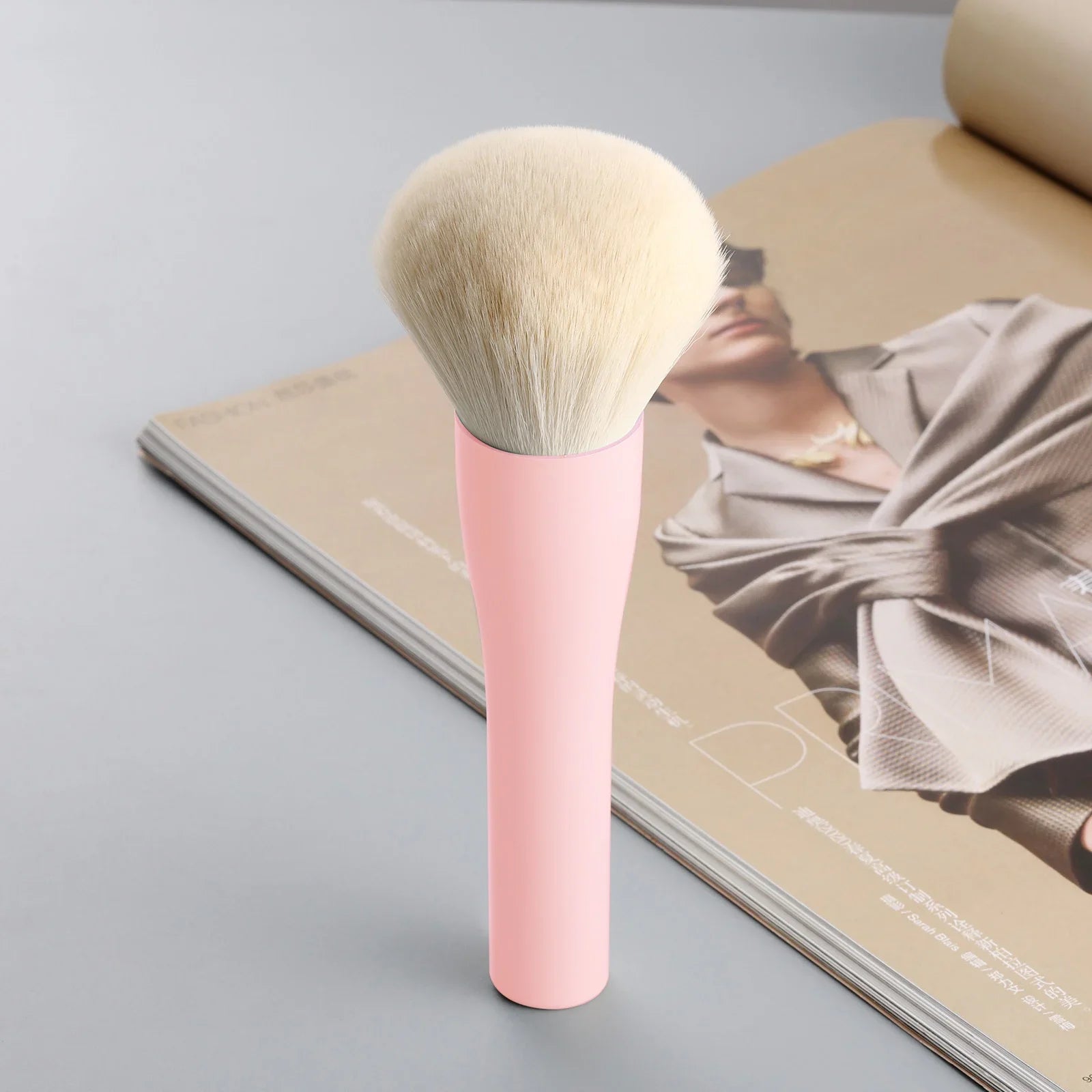 Single Large Powder Brush Professional Soft Synthetic Bristles Gentle For All Skin Types Ideal For Setting Powder Daily Makeup Tri Light Beauty