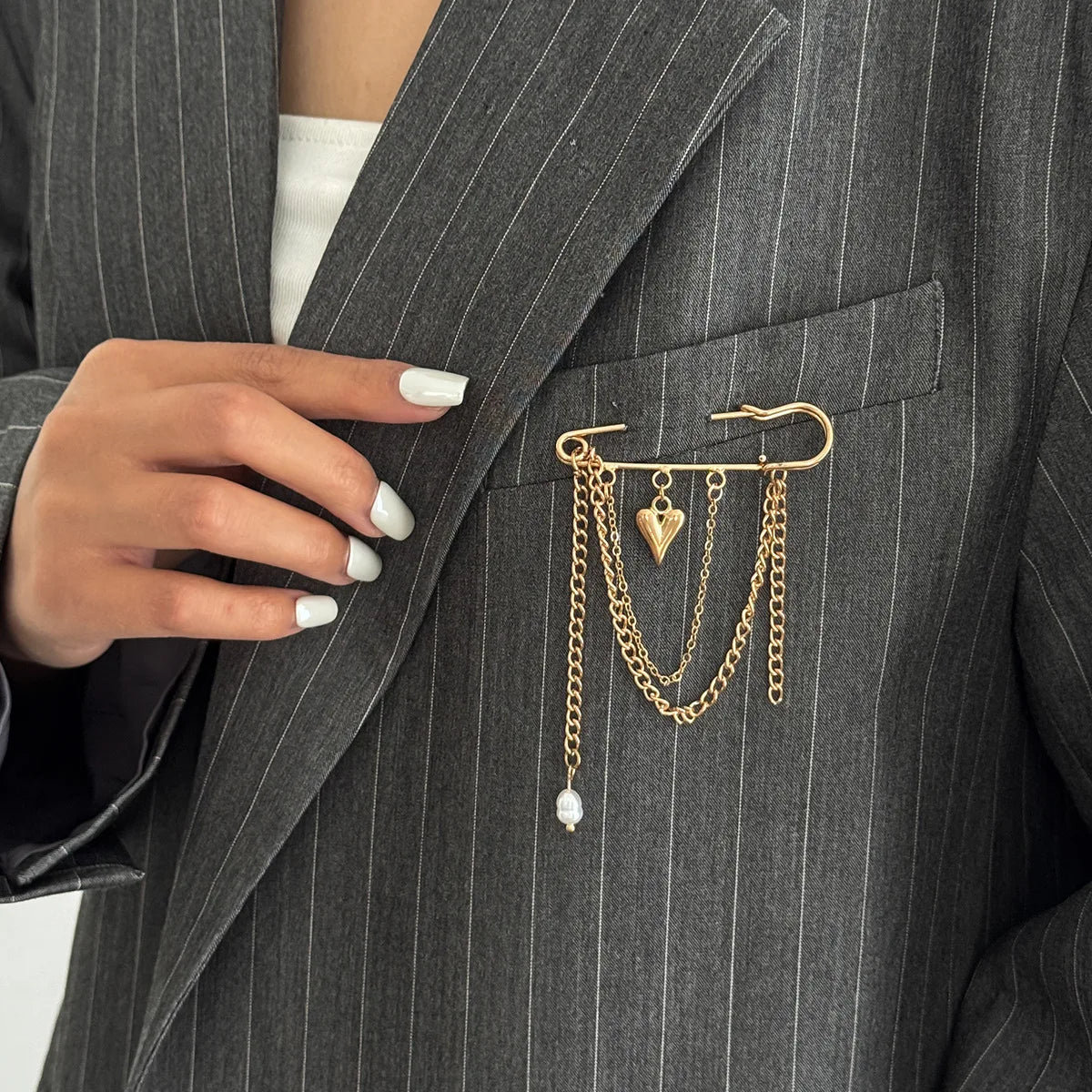 Retro Sweet Imitation Pearl Metal Chain Tassel Pendant Pin Pants Foot Chain 2025 Creative Girl Fashion Sweet Fashion Jewelry Pi-Mart