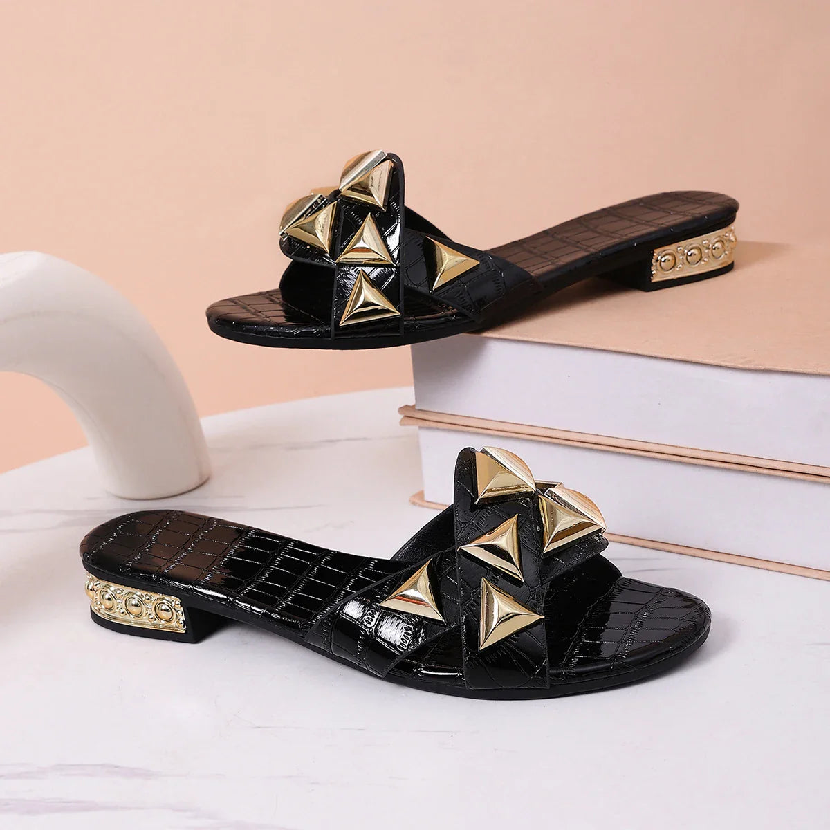Summer Women Shoes Ladies Flip Flops Designer Outside Female Slippers Summer New Luxury Sandals Fashion Walking Open Toe Slides LadyShow.Store