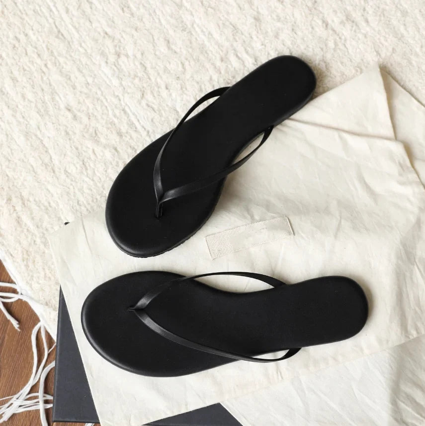 2025 new Spring/summer/women slippers candy-colored beach sandals outdoor wild fashion ladies flip flops LadyShow.Store
