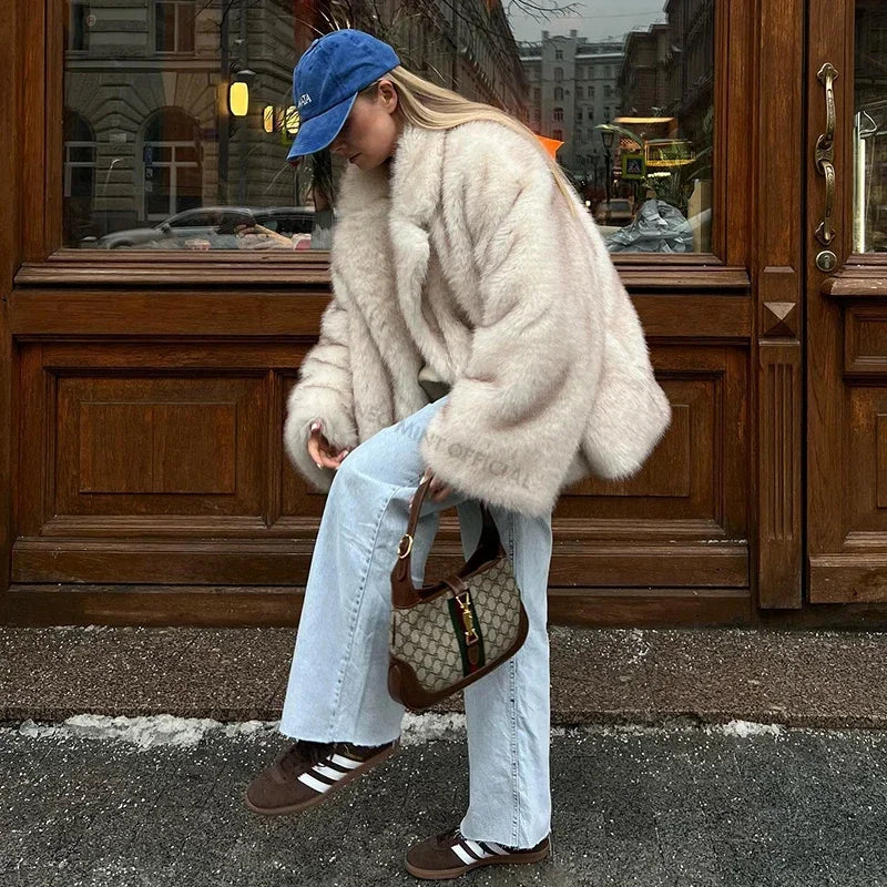 Neo Mint 2024 Winter Ins Hot Fashion Girls Oversized Gradient Fur Coat Women Thick Warm Outerwear Fluffy Faux Fox Fur Jacket LadyShow.Store
