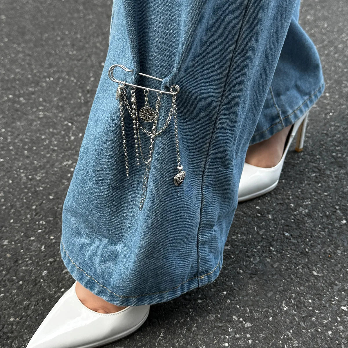 Retro Sweet Imitation Pearl Metal Chain Tassel Pendant Pin Pants Foot Chain 2025 Creative Girl Fashion Sweet Fashion Jewelry Pi-Mart