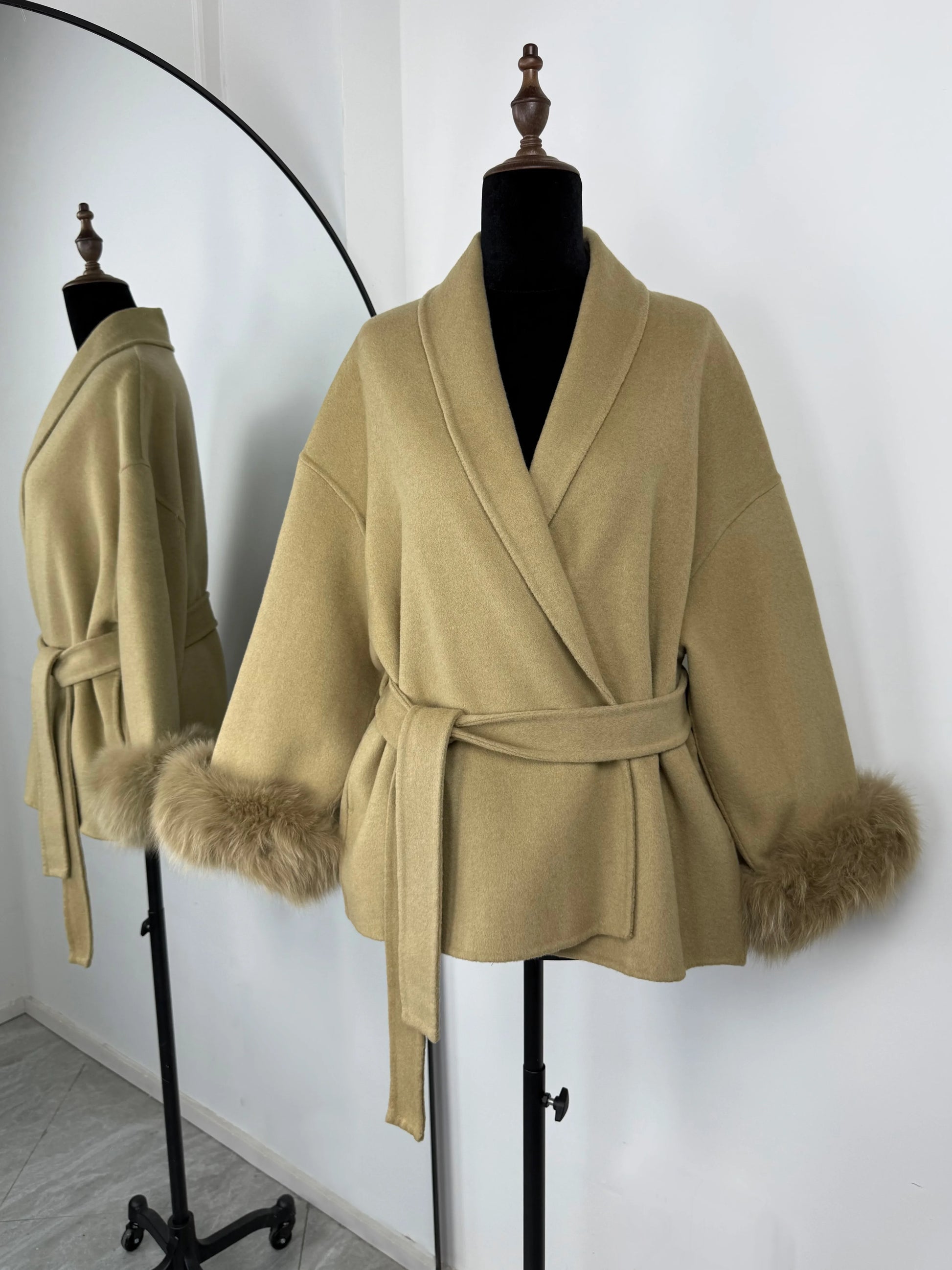 TARUXY Fox Fur Woolen Coats Women's Short Coat Office Lady Removable Elegant Double-sided Wool Overcoat 2025 New Cardigan Jacket LadyShow.Store