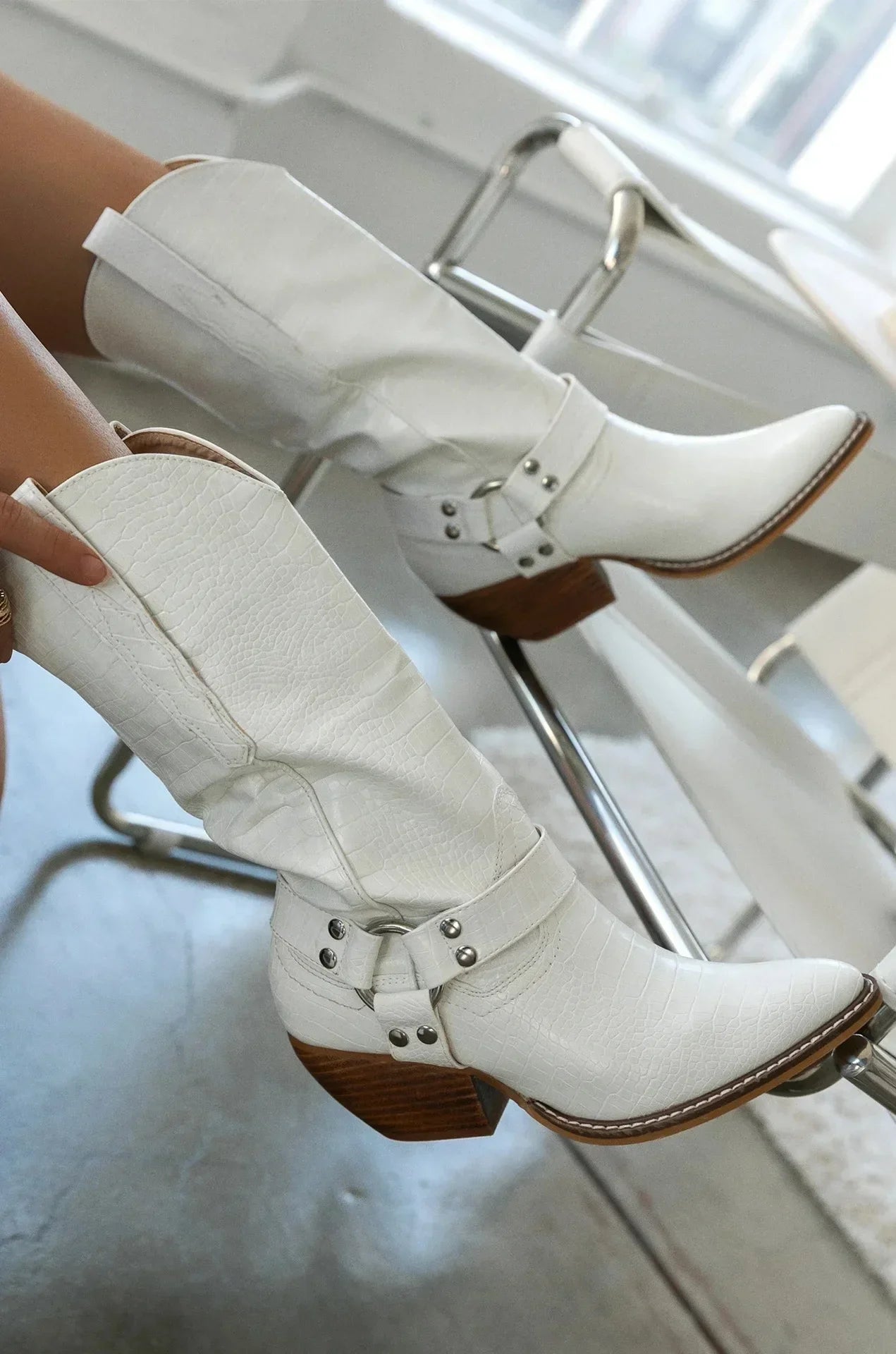 New 2026 Women's Western Cowboy Boots Flock Cow Print Chunky Heel Pointer Toe Western Boots Casual Female Boots Botas Femininas Pi-Mart