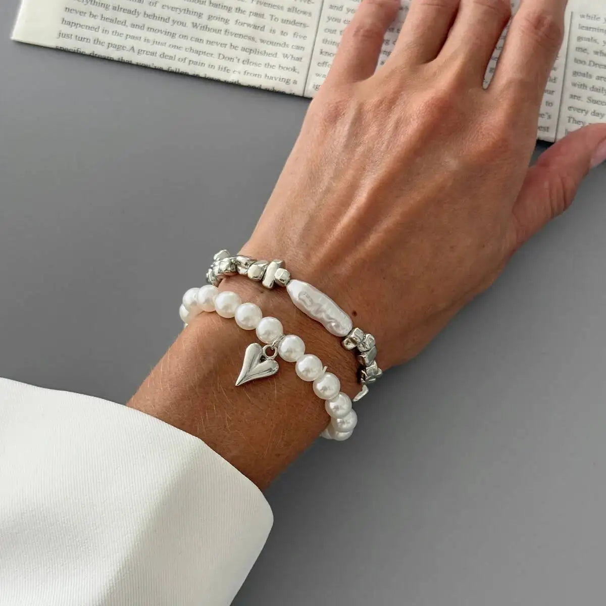 2Pcs/Set Elegant Imitation Pearl Bracelet for Women Bohemian Elastic Rope Chain Bracelet with Heart Pendant Jewelry Gift Pi-Mart