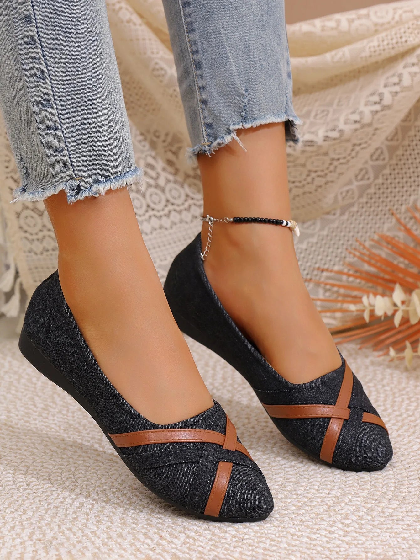 2025 Spring and Autumn New Fashionable Breathable Comfortable Flat Shoes Anti slip Large Women's Shoes Casual Shoes Pi-Mart