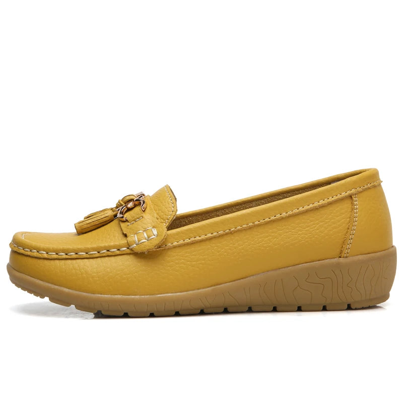 Women's Leather Slip-On Loafers White Casual Comfort Moccasins with Metal Tassel Gum Sole Large Sizes 41 42 43 for Dropshipping Pi-Mart