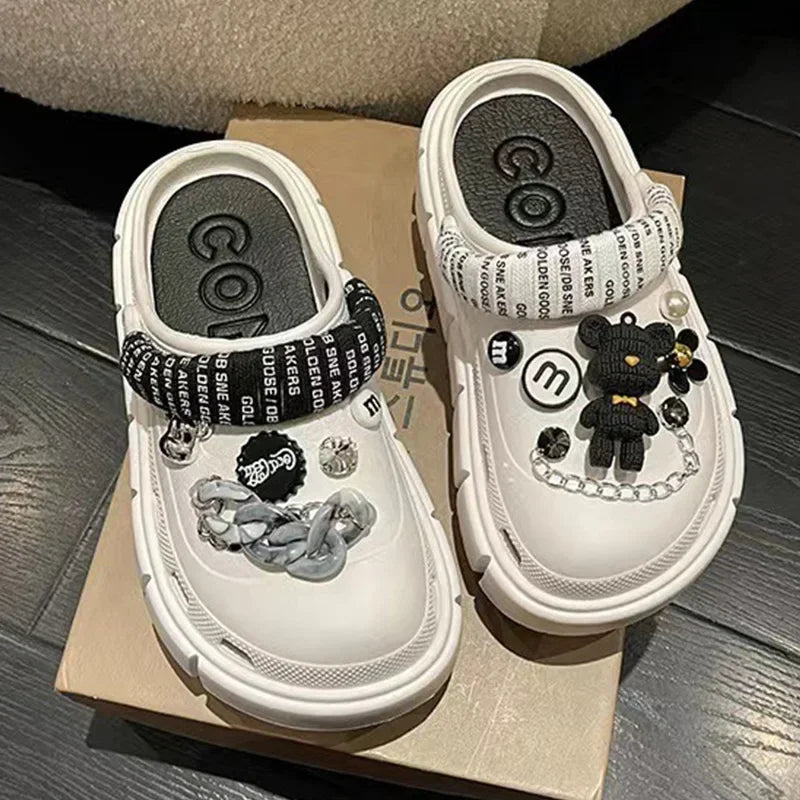 Fashion Charms Clogs New Arrival Thick Sole Outdoor Women Slippers High Quality Summer Beach Sandals For Girls Pi-Mart