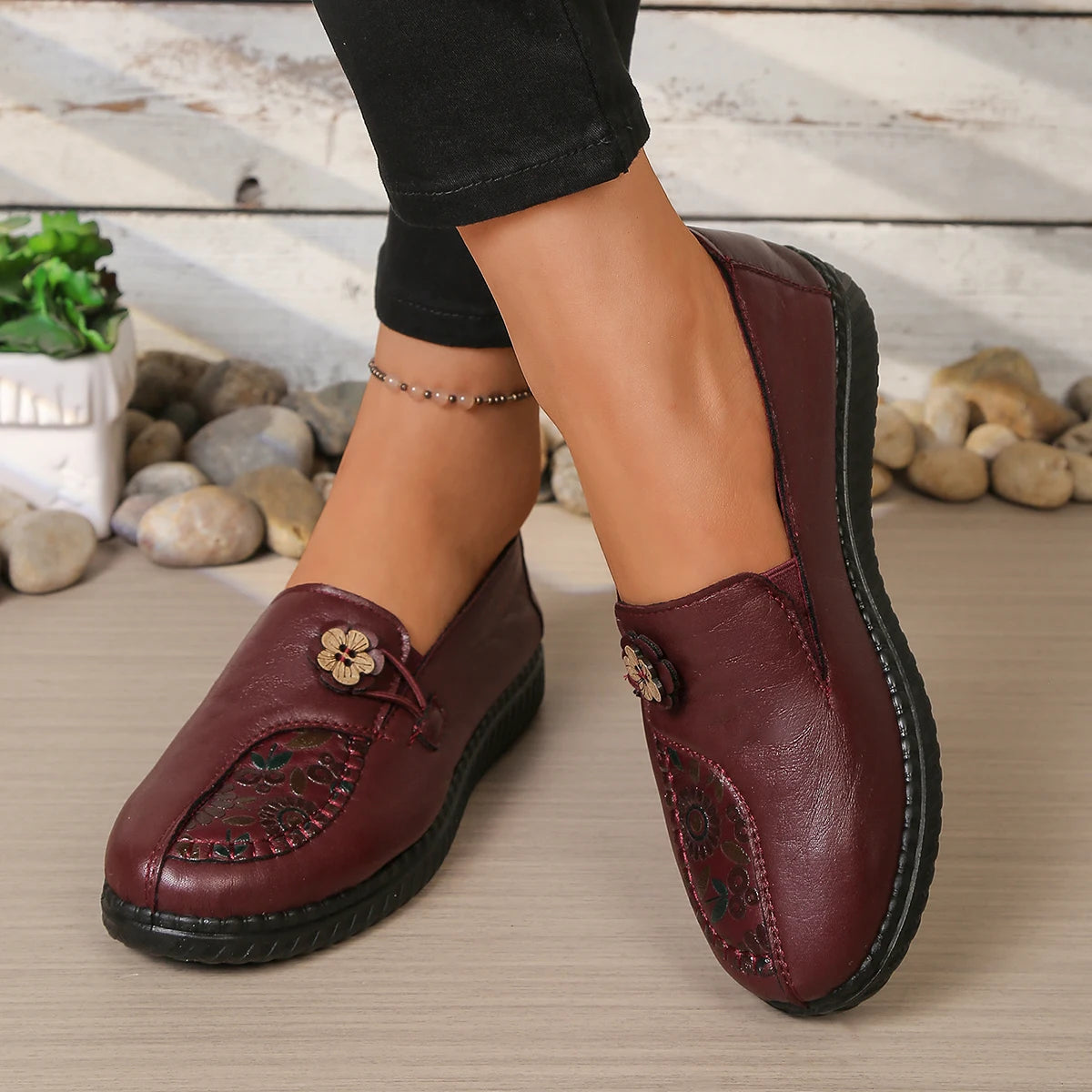Comfortable Mom Shoes with Flower Ornament, Breathable Soft Sole Loafers, Casual Daily Shoes for Seniors Pi-Mart