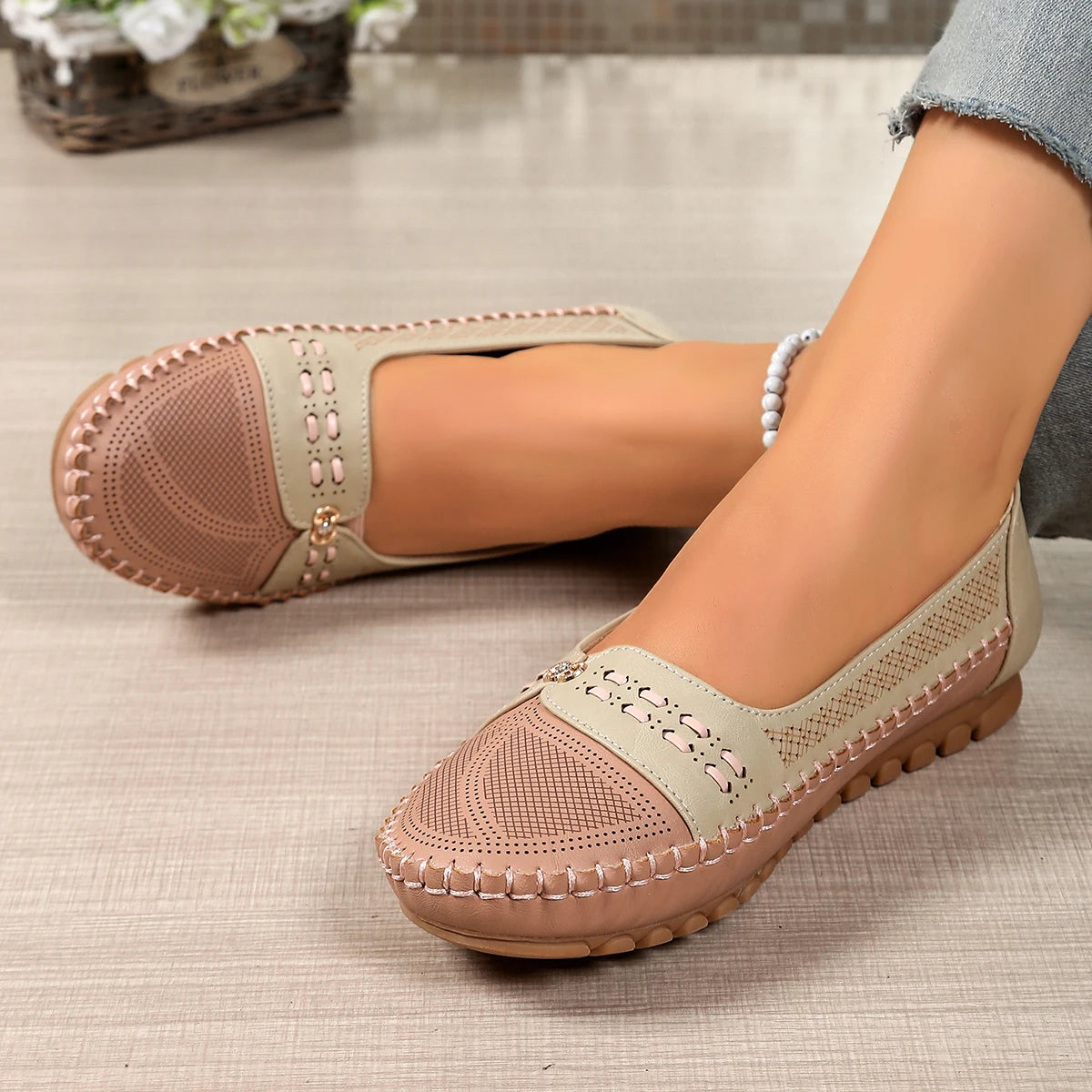 goreyodoly Women Slip On Loafers Wide Fit Comfortable Flats Lightweight Breathable Colorblock Shoes Chain Detail Durable Rubber Pi-Mart