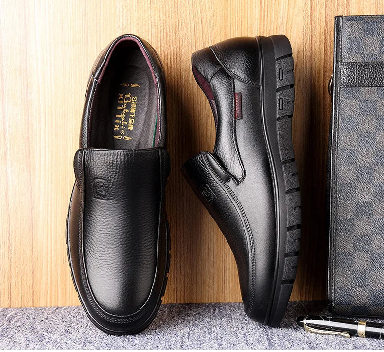 Summer New Men Leather Shoes soft soled Casual Flat Shoes Outdoor Walking shoes Comfort fashion soft leather shoes Loafers Pi-Mart