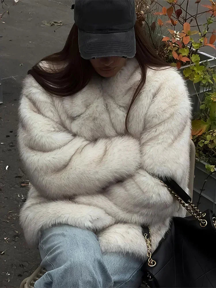 2024 Winter Hot Fashion Girls Oversized Gradient Fur Coat Women Thick Warm Outerwear Fluffy Faux Fox Fur Jacket LadyShow.Store