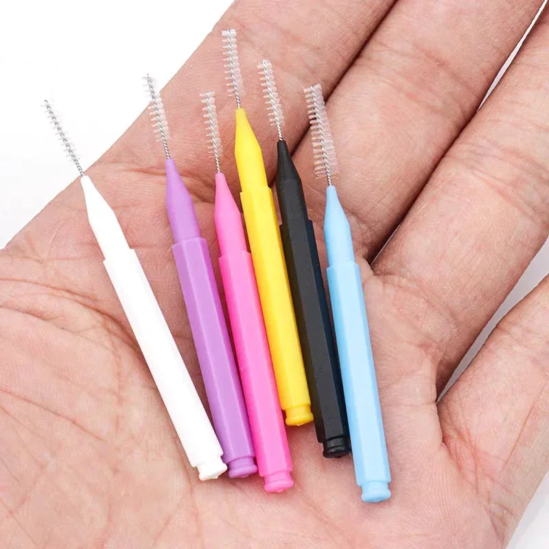 10/50PS Portable Mini Eyebrow Brushes Disposable Eyelash Brow Lifting Brush Applicators Lash Extension Comb Beauty Makeup Tools Tri Light Beauty