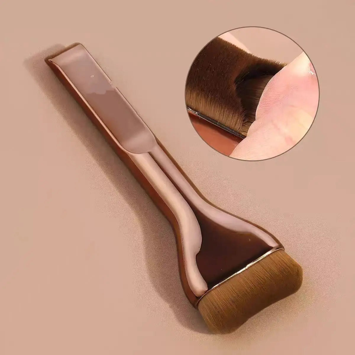 Professiona Makeup Brush, Curved Soft Bristle Foundation Brush for Even Application, Travel-Friendly Tri Light Beauty