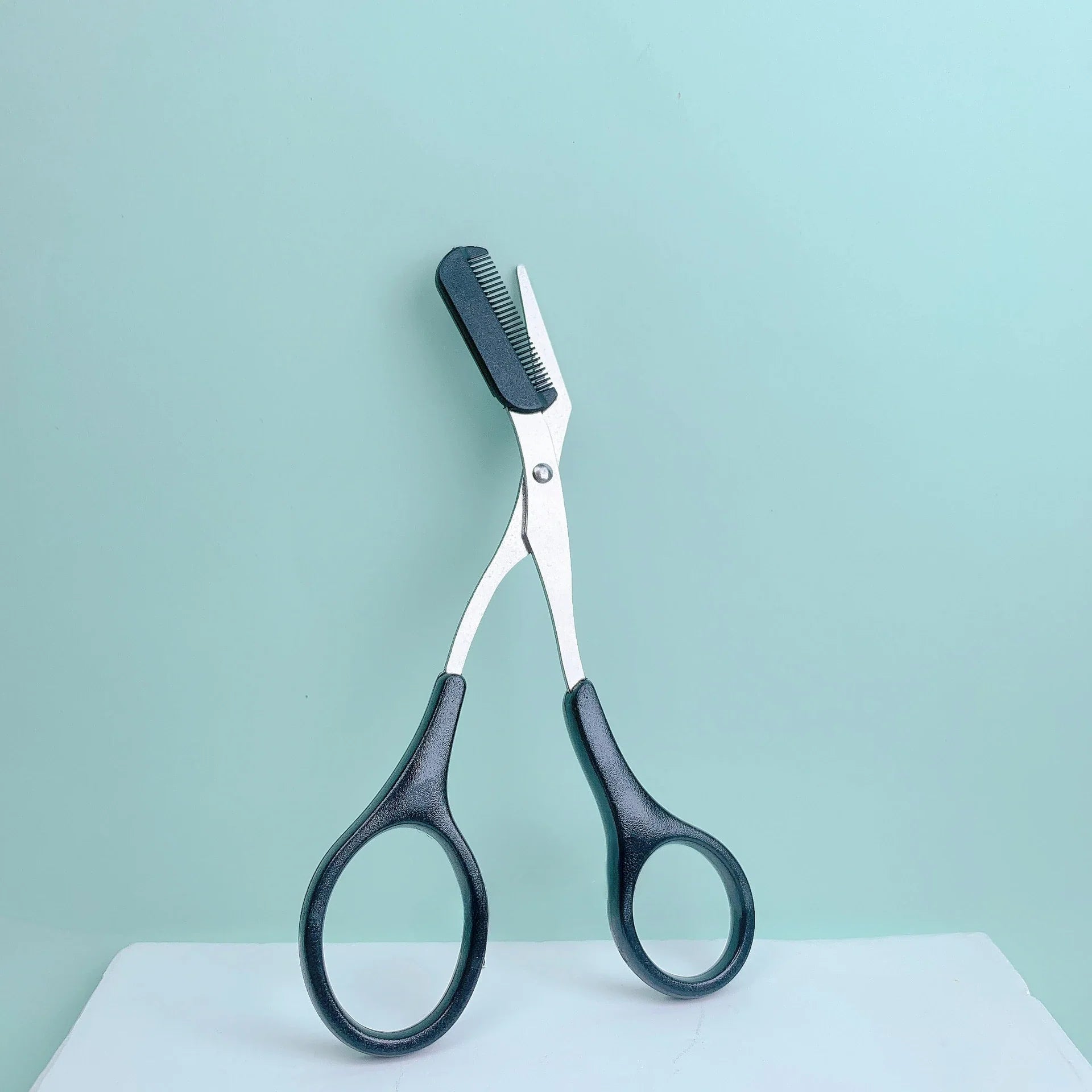 Eyebrow Razor Scissor  Stainless Steel Safe Anti-scratch Trimmer for Beginners Crescent Sharp Beauty Tool Multi-color Tri Light Beauty