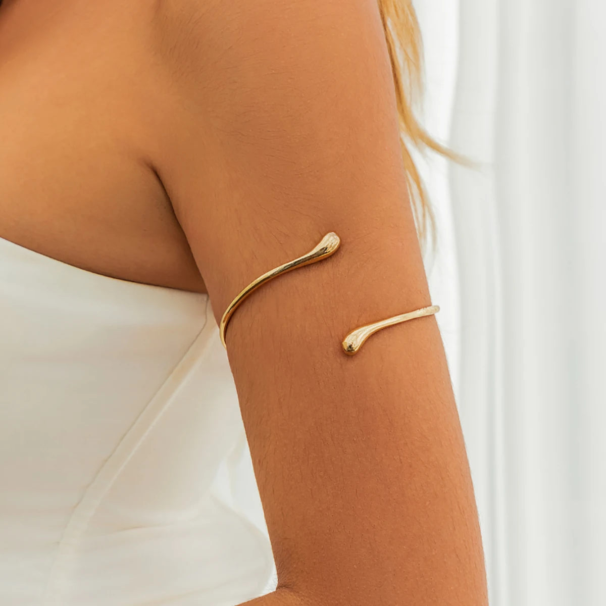 Salircon Simple Metal Water Drop Open Upper Arm Bracelet Bohemian Smooth Upper Arm Bracelet Women's Casual Party Jewelry Gift ﻿ Pi-Mart