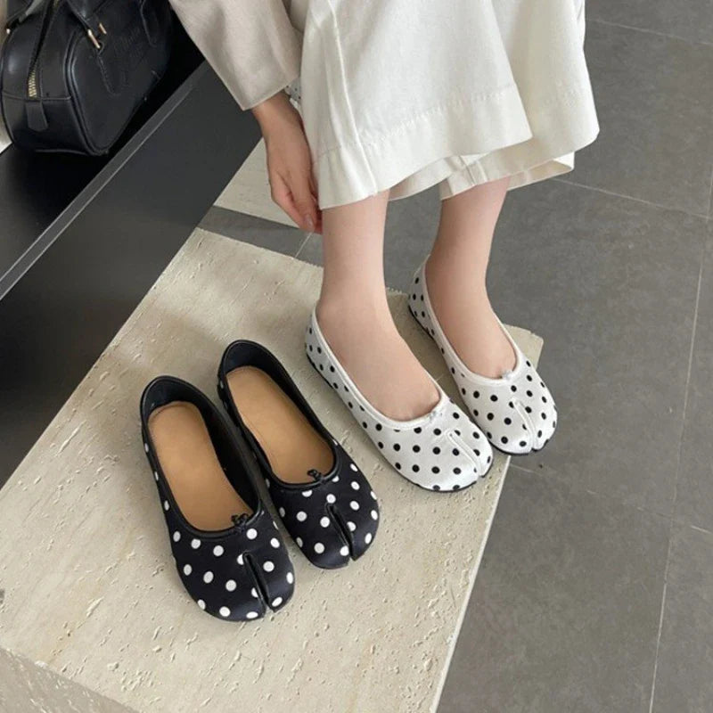 2026 New Women's Polka Dot Split-Toe Flats, Soft Slip-On Ballet Shoes, Comfortable Fashion Casual Flat Shoes for Ladies LadyShow.Store