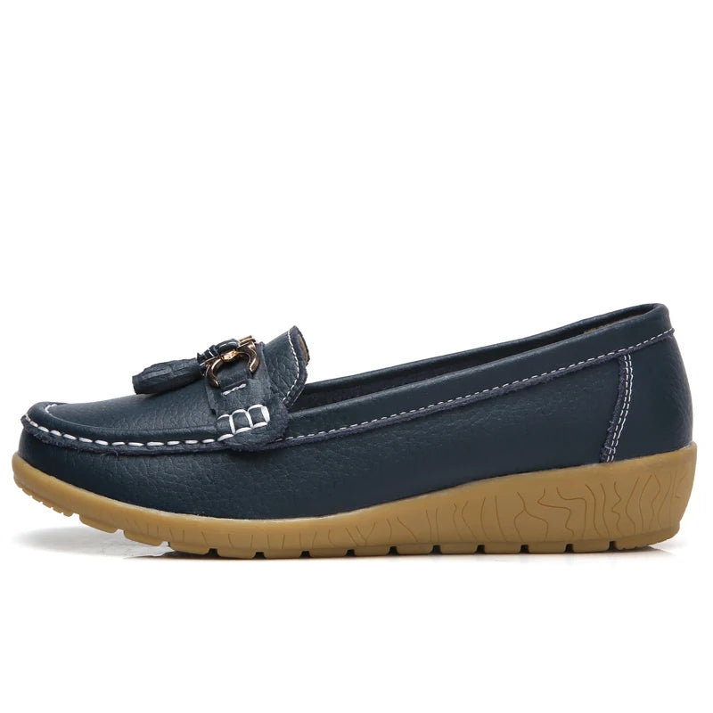 Women's Leather Slip-On Loafers White Casual Comfort Moccasins with Metal Tassel Gum Sole Large Sizes 41 42 43 for Dropshipping Pi-Mart