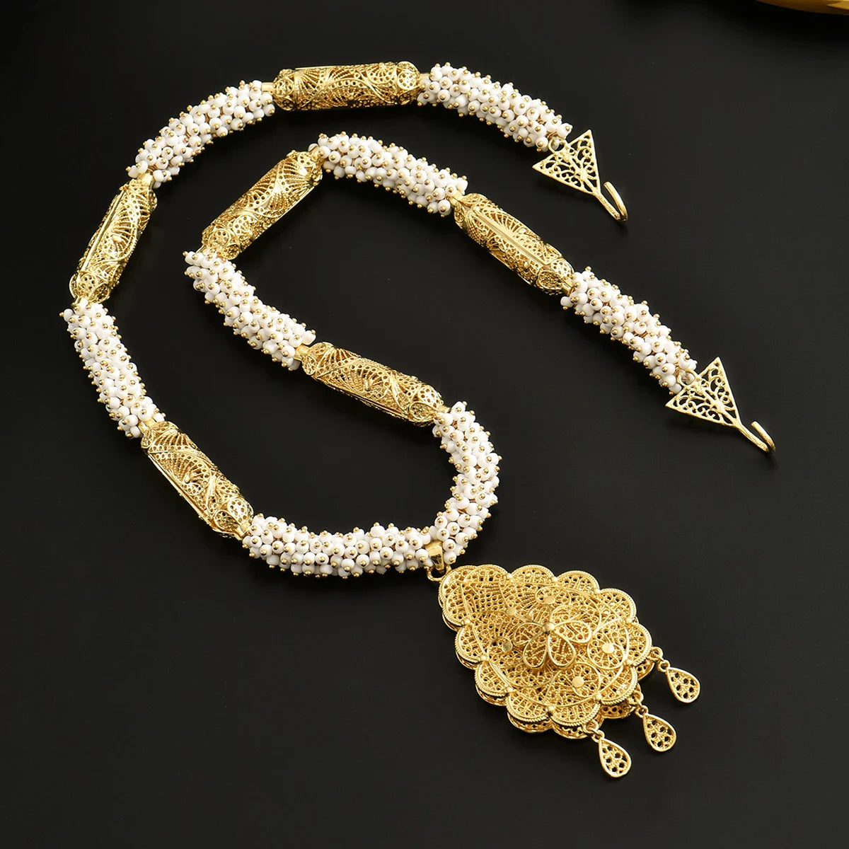 Ethnic Style Handmade Beaded Chain With Double-Layer Droplet-Shaped Pattern Edges As A Pendant For The Bride, A Classic Necklace Pi-Mart