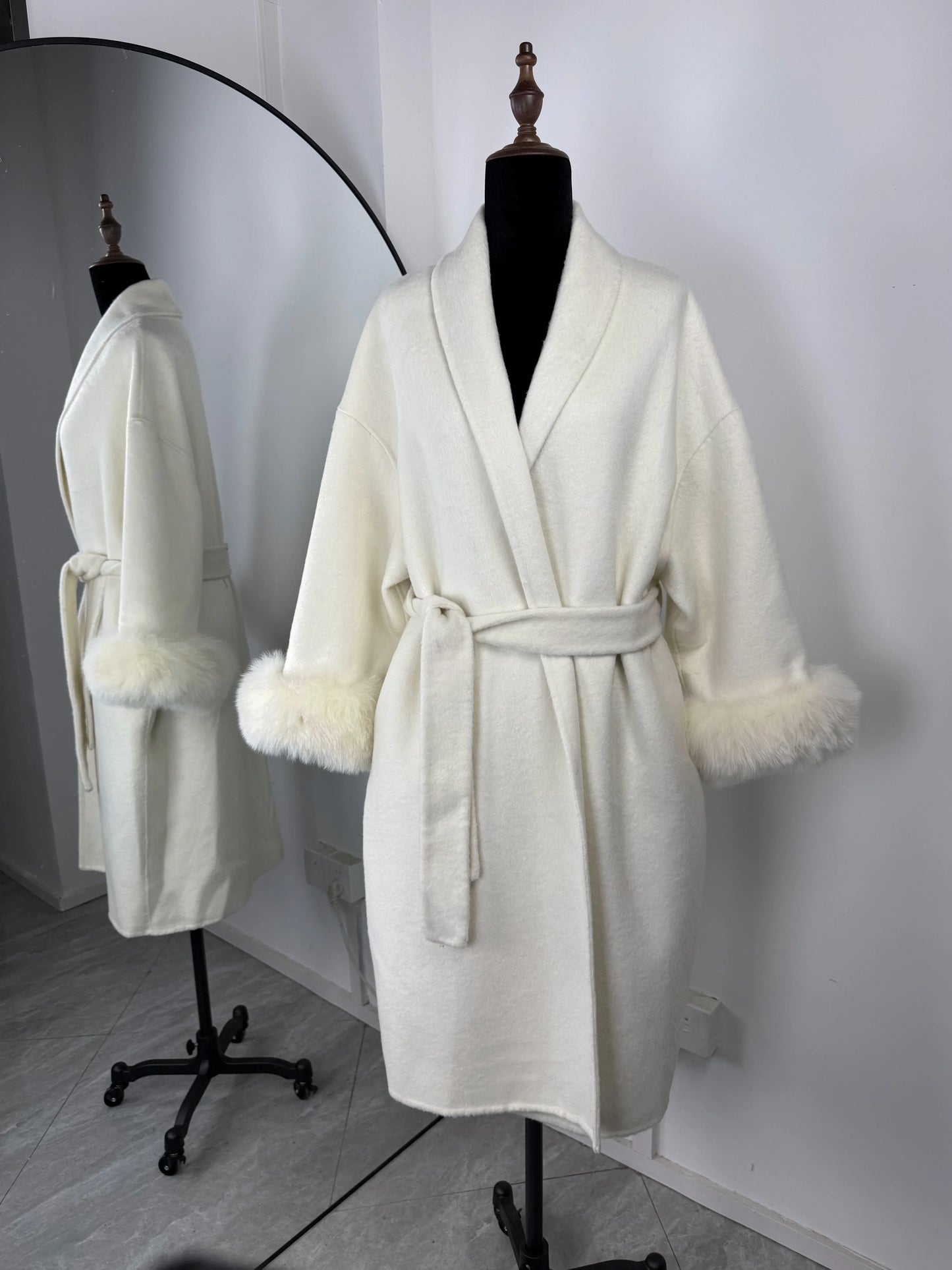 TARUXY Fox Fur Woolen Coats Women's Short Coat Office Lady Removable Elegant Double-sided Wool Overcoat 2025 New Cardigan Jacket LadyShow.Store