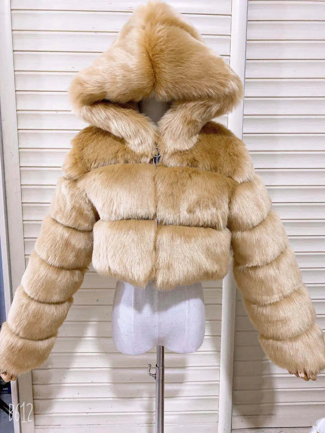 High Quality Furry Cropped Faux Fur Coats Jackets Women Fluffy Top With Hooded Winter Fur Jackets Fourrure Manteau Femme JH137 Pi-Mart