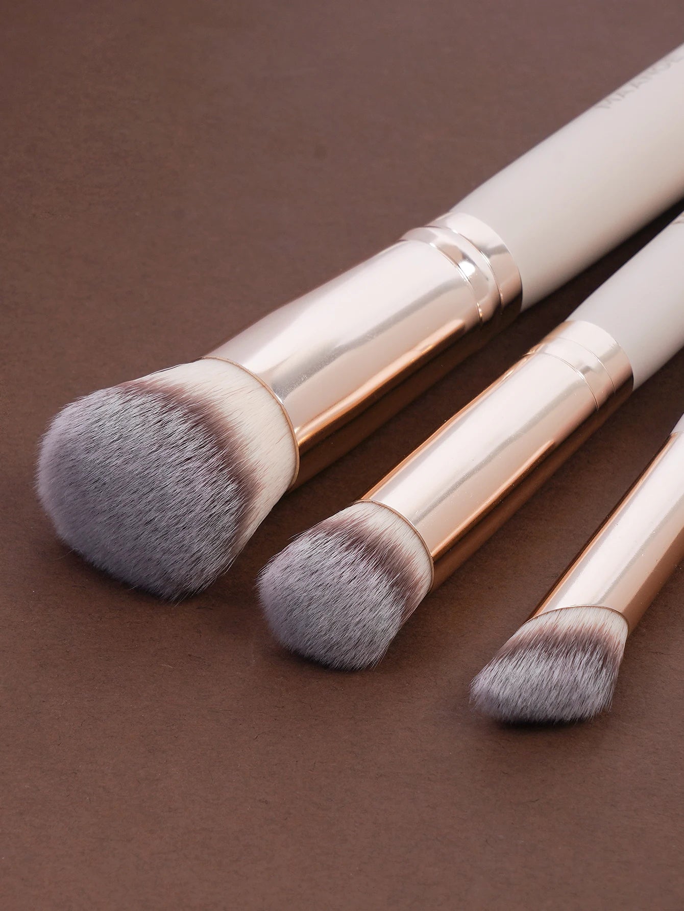 Maange 3Pcs Makeup Brushes + 2Pcs Triangle Powder Puff Set Concealer Eye Shadow Makeup Brush Blending Cosmetic Beauty Tools Pi-Mart