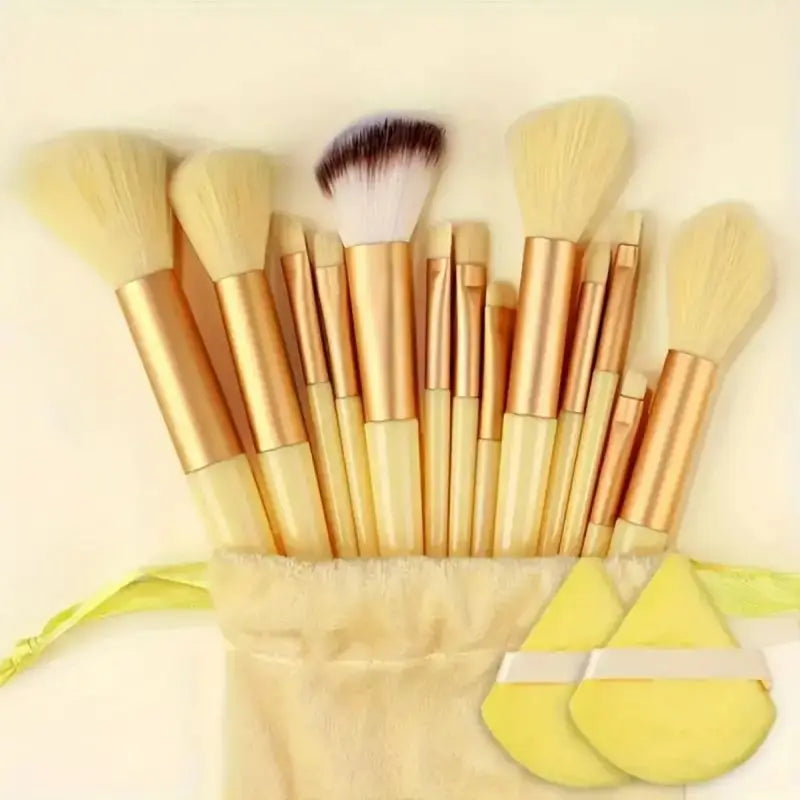 Makeup Brush Set Soft Fluffy Professiona Cosmetic Foundation Powder Eyeshadow Kabuki Blending Make Up Brush Beauty Tool Makeup Tri Light Beauty