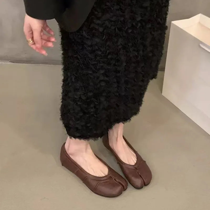 Split Toe Women Ballet Flats Fashion Tabi Shoes Casual Slip-on Loafers Ladies Pleated Leather Espadrilles Zapatillas Mujer Pi-Mart