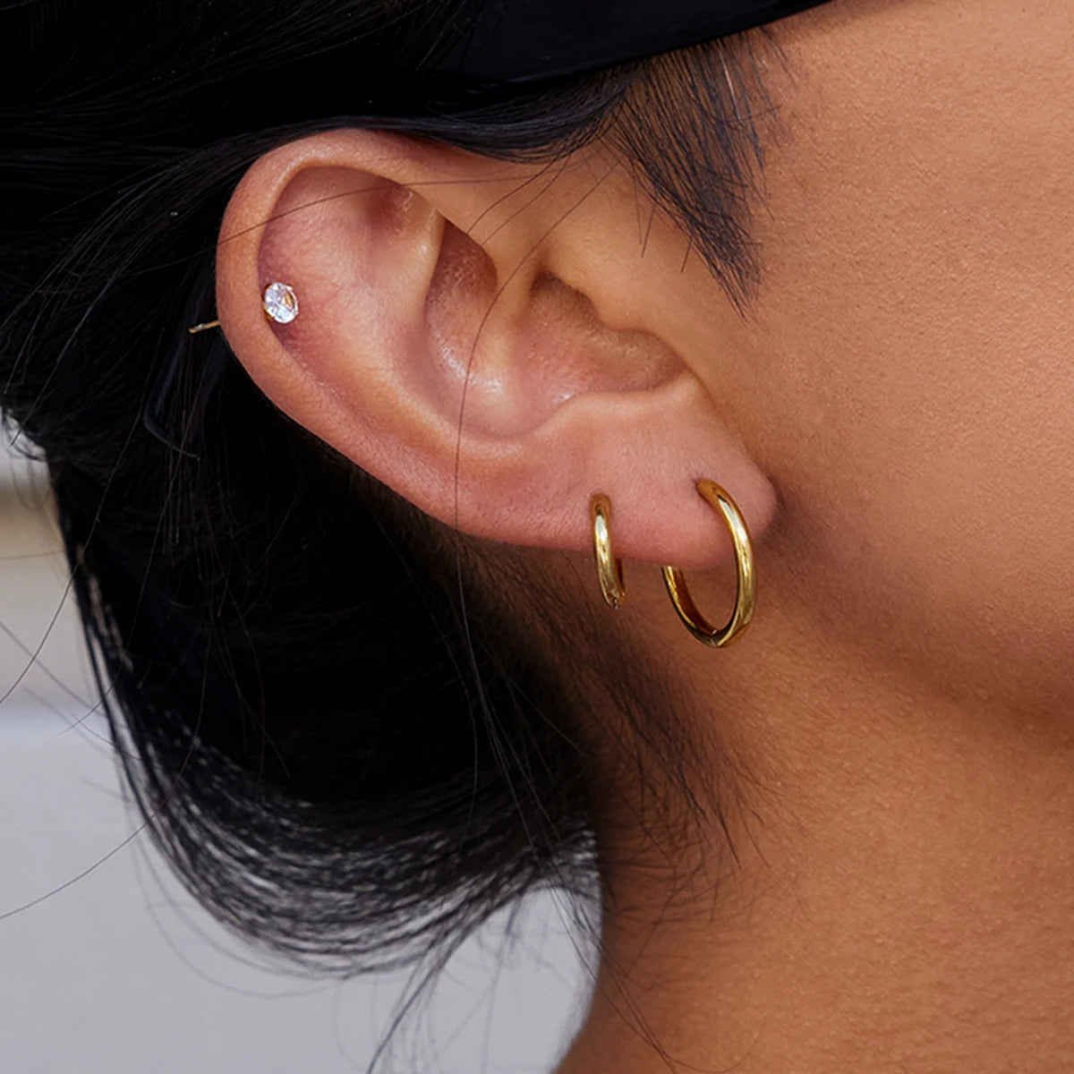 Uworld Simple Classic 18K Gold Color Plated Stainless Steel 2MM Coil Earrings Women's Accessories Party Gift Pi-Mart