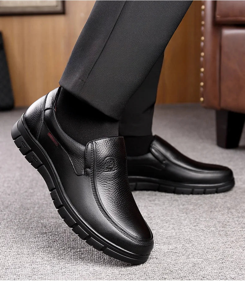 Summer New Men Leather Shoes soft soled Casual Flat Shoes Outdoor Walking shoes Comfort fashion soft leather shoes Loafers Pi-Mart