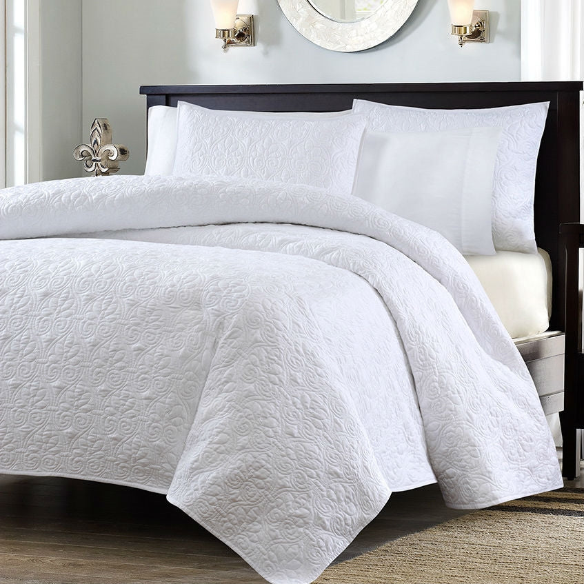 Full / Queen White Classic Coverlet Quilt Set with 2 Shams LuxuryLifeWay Online Store