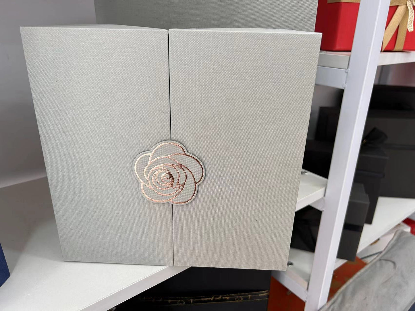 Luxury New Chinese Style Gift Box for Mother's Day LadyShow.Store
