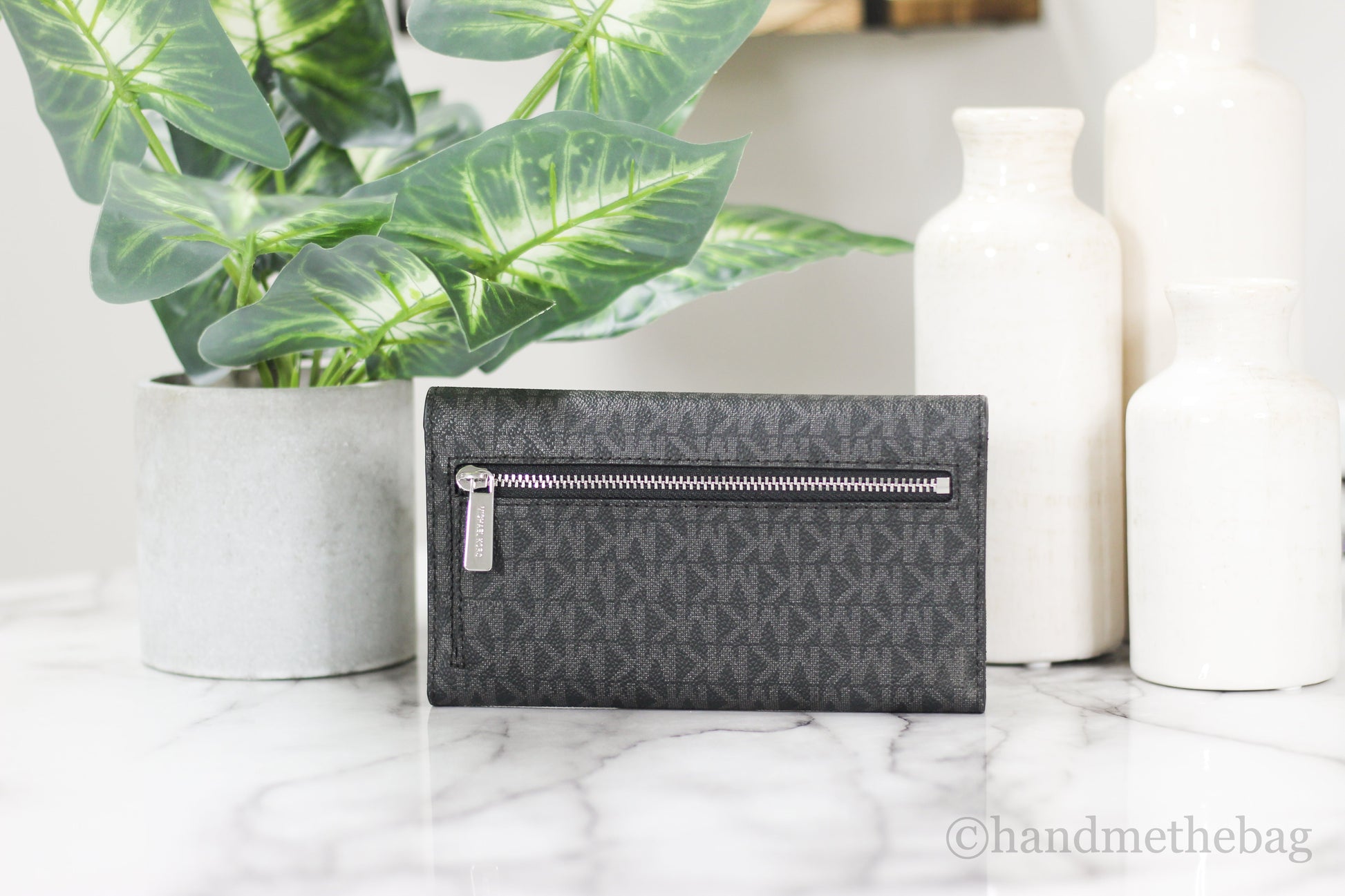 Michael Kors Jet Set Travel Black Logo Large Trifold Wallet LadyShow.Store