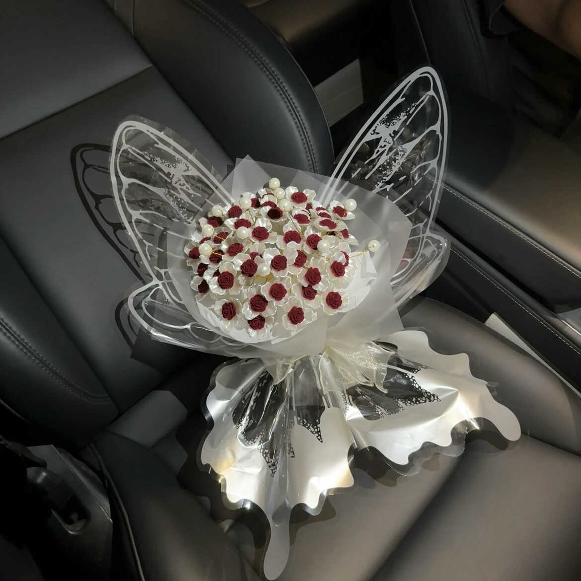 Dreamy Butterfly Rose Hand Bouquetperfect Rose Arrangement For Valentines Day Ideal As A Gift For Your Girlfriend Or Bestie LuxuryLifeWay Online Store