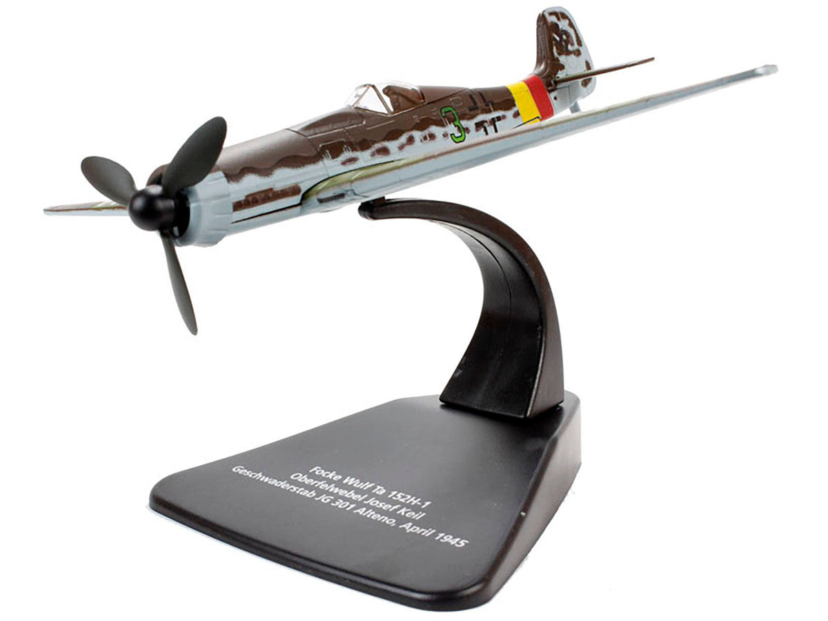 Focke-Wulf Ta 152 H-1 Fighter Plane Pilot: Oberfelwebel Josef Keil Geschwaderstab JG 301 Alteno April (1945) "Oxford Aviation" Series 1/72 Diecast Model Airplane by Oxford Diecast LuxuryLifeWay Online Store