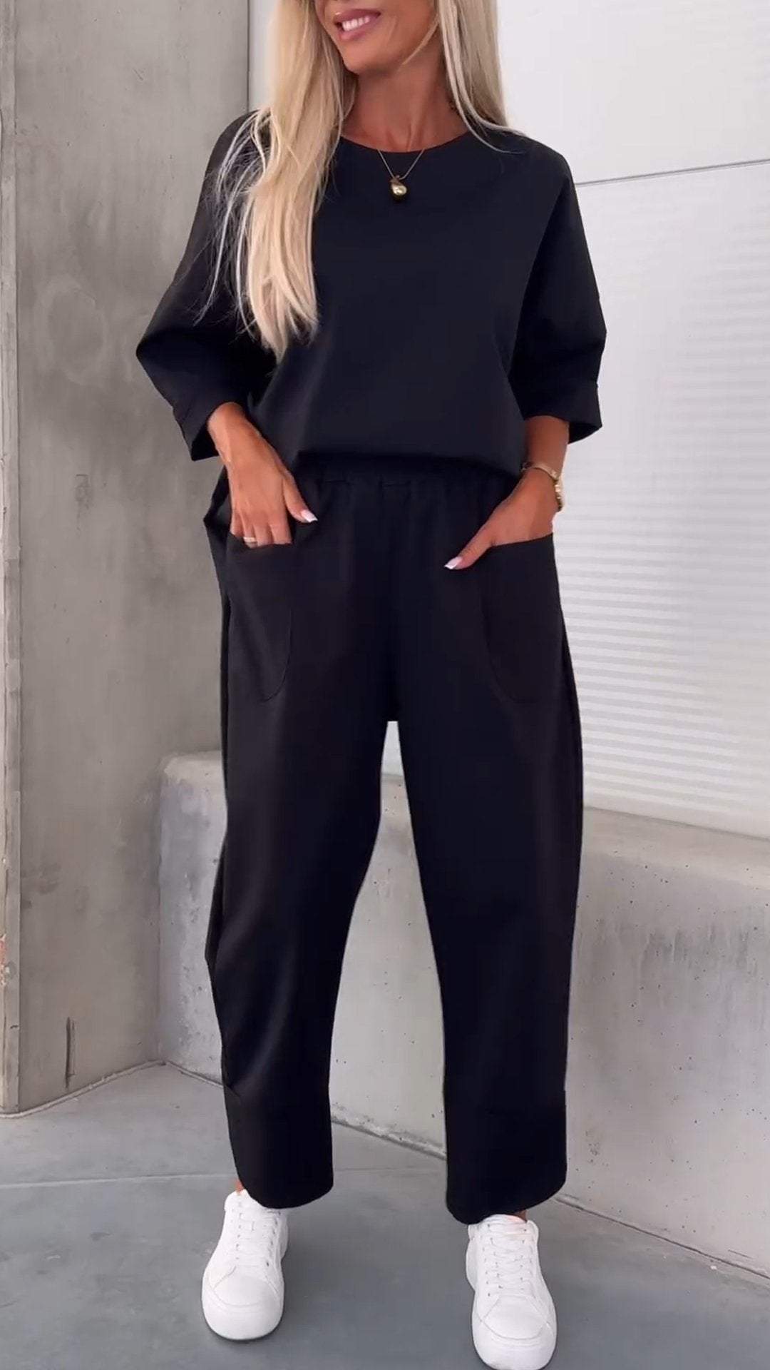 Two-piece Solid Color Round Neck Cropped Pants Set LadyShow.Store