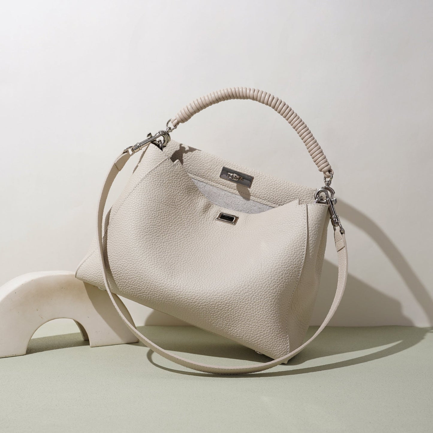 Motorcycle-style Fashion Large-capacity Crossbody Bag LadyShow.Store