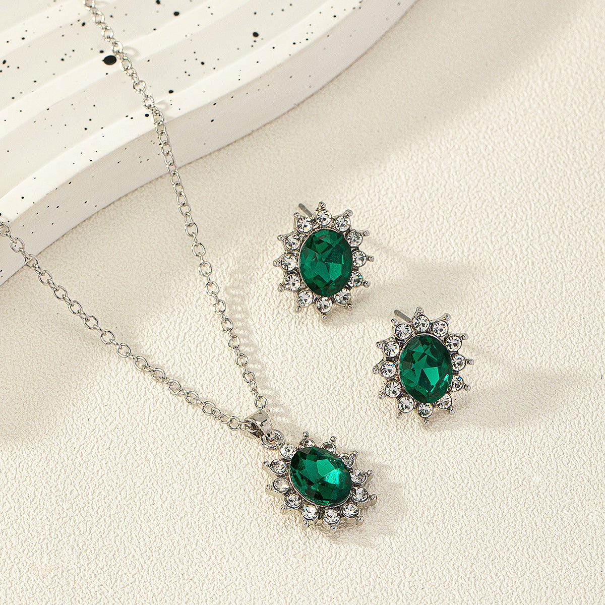 European And American Fashion SUNFLOWER Zircon Ear Stud Necklace Suit LadyShow.Store